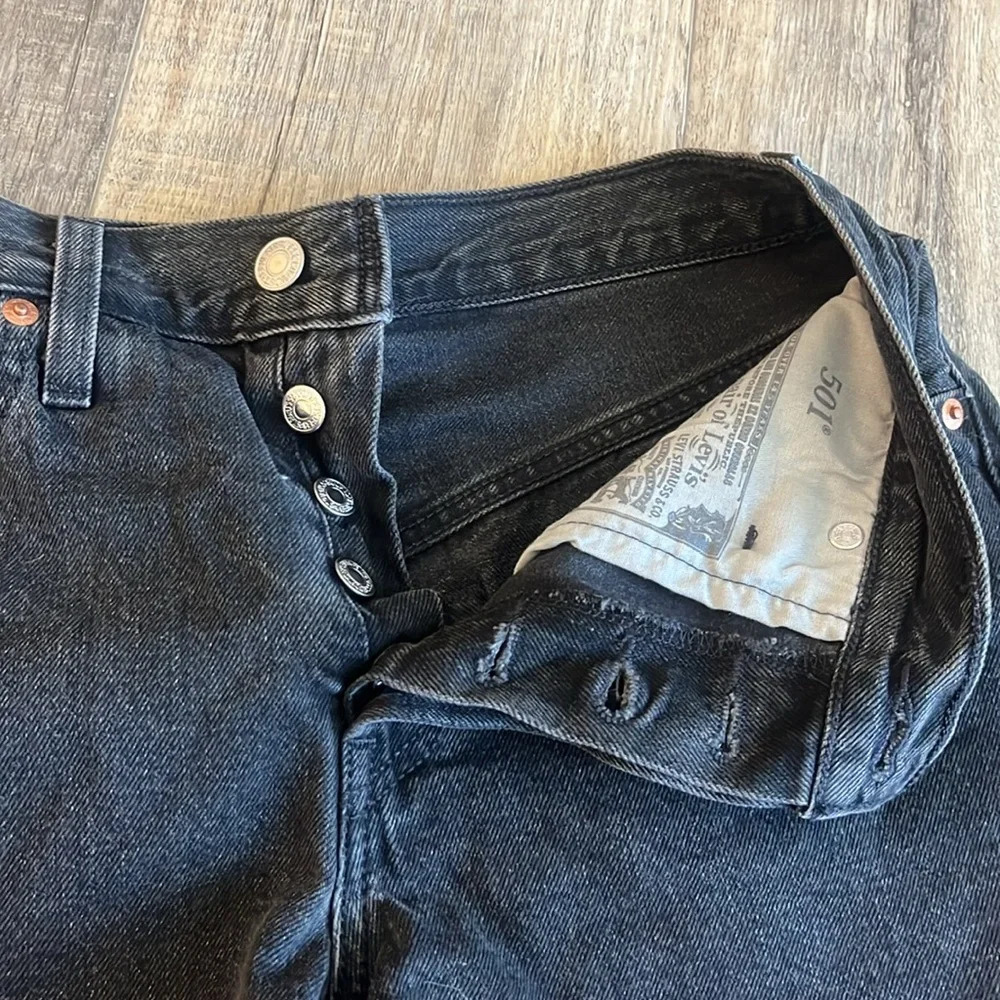 Levi’s 501 black distressed shorts - Picture 2 of 3